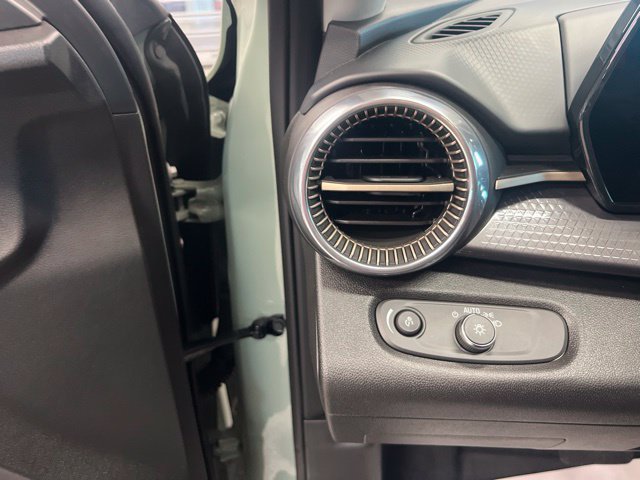 Used 2025 Chevrolet Trax ACTIV w/ Driver Confidence Package FWD image 17