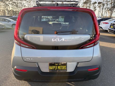 Used 2022 Kia Soul LX w/ Technology Package image 4
