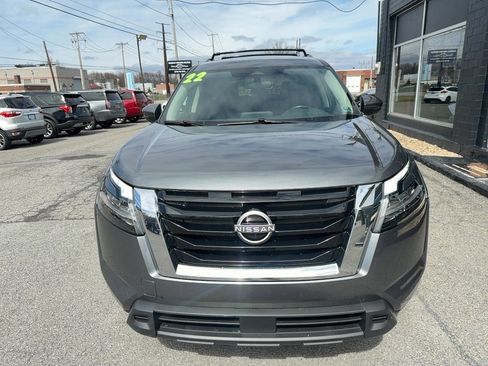 Used 2022 Nissan Pathfinder SV AWD/4WD image 3