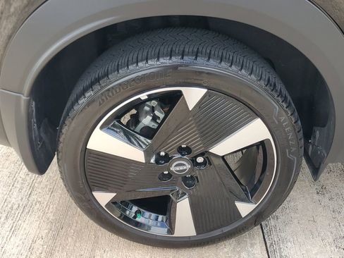 Used 2025 Nissan Kicks SR FWD image 7