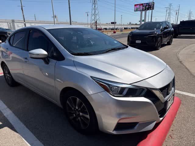 Used 2021 Nissan Versa SV FWD image 4