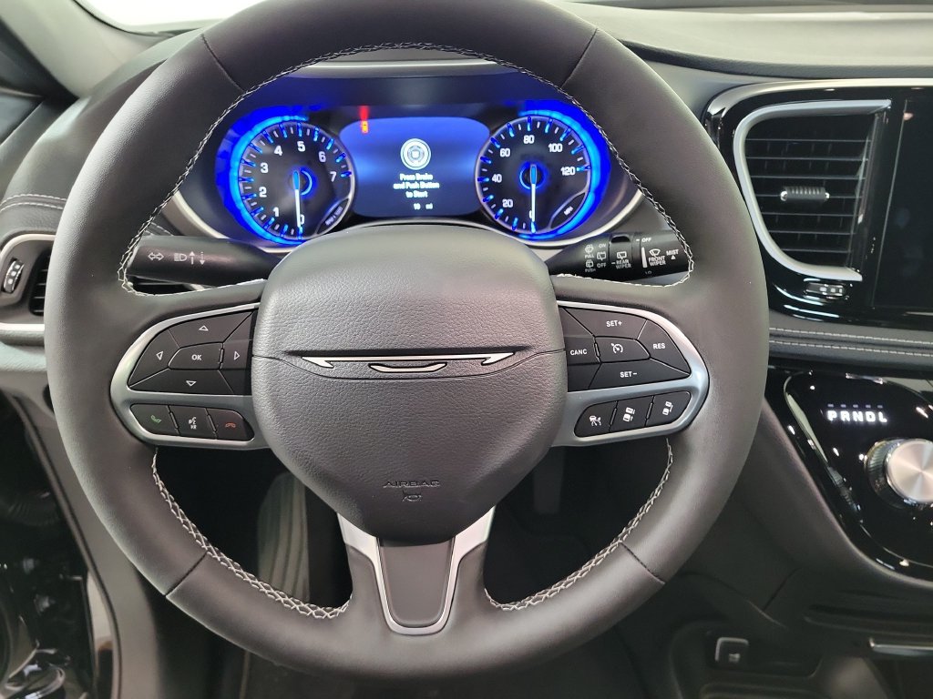 New 2027 Chrysler Pacifica Select FWD image 15