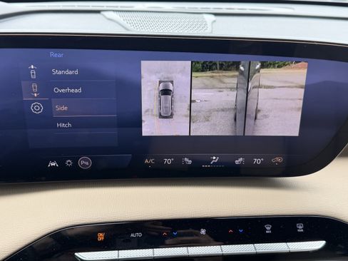 Used 2026 Buick Enclave Preferred w/ Power Package FWD image 16