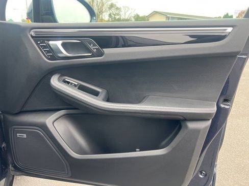 Used 2021 Porsche Macan S image 31