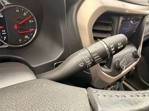 Used 2021 GMC Acadia Denali w/ Denali Technology Package FWD image 16