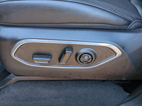 Certified 2025 Jeep Wagoneer Series III w/ Premium Group I image 14