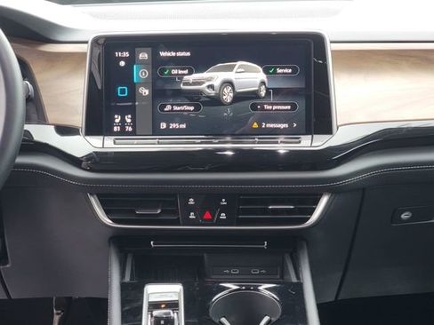 Used 2025 Volkswagen Atlas SE image 26