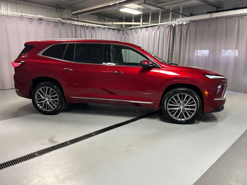Used 2025 Buick Enclave Avenir w/ Super Cruise Package AWD/4WD image 8