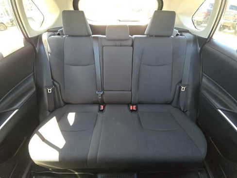 Used 2022 Toyota RAV4 LE AWD/4WD image 17