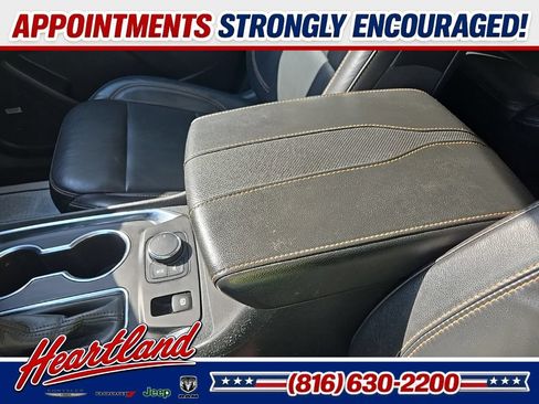 Used 2021 Chevrolet Traverse Premier AWD/4WD image 63