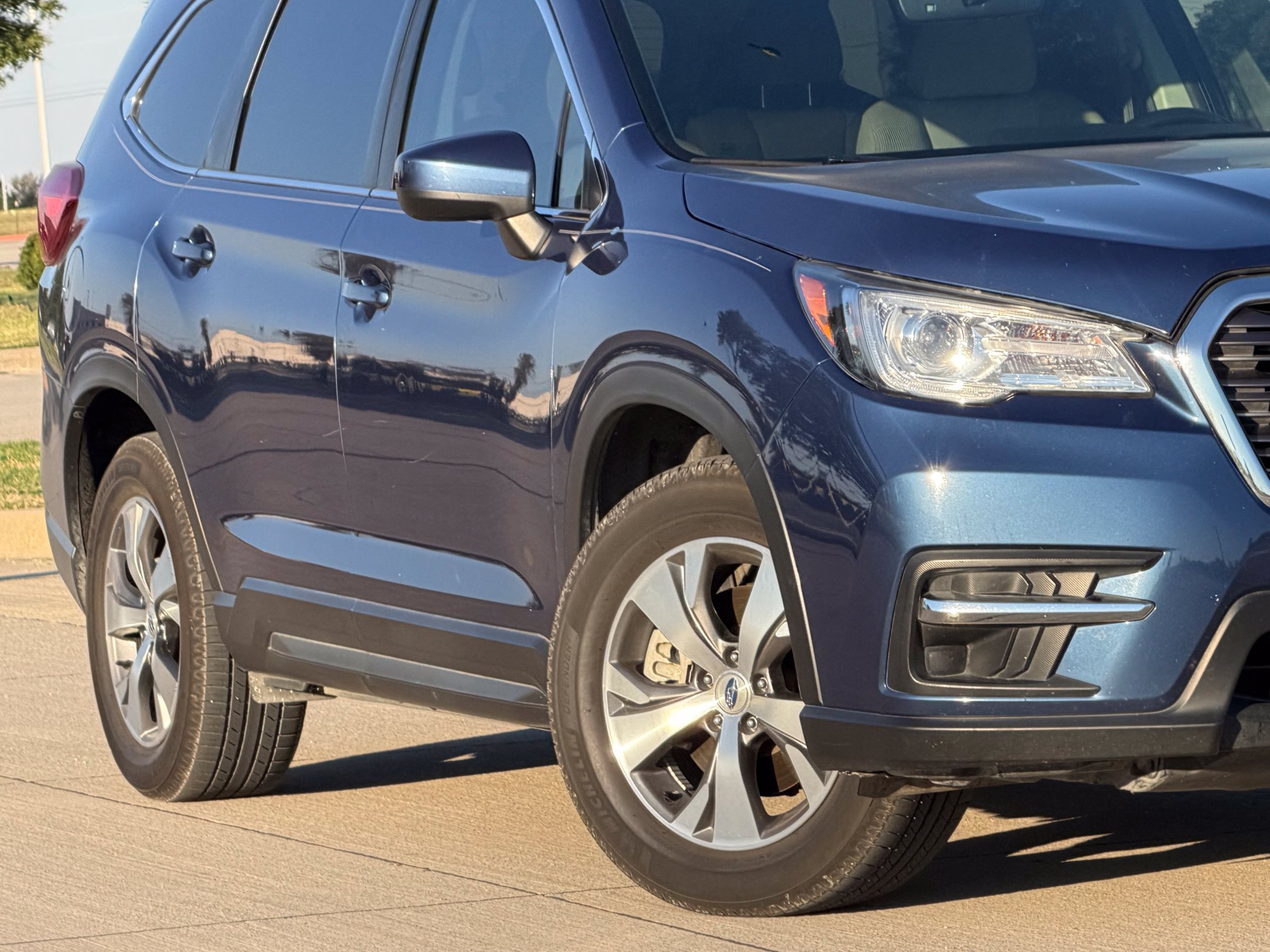 Used 2021 Subaru Ascent Premium w/ Convenience Package AWD/4WD image 3
