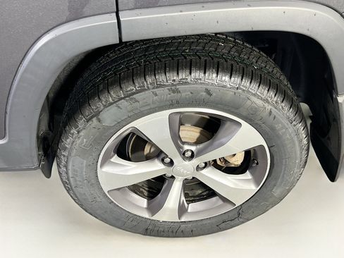 Used 2022 Jeep Cherokee Limited image 30