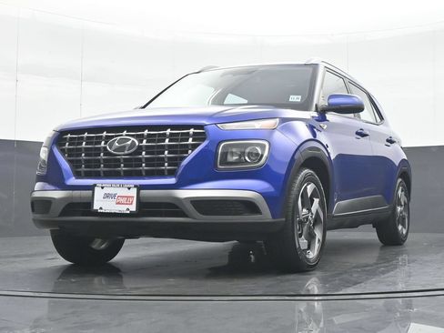 Used 2025 Hyundai Venue SEL FWD image 25