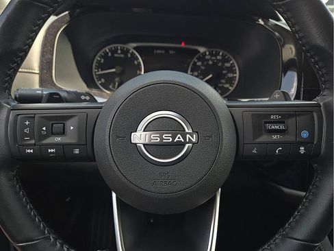 Used 2025 Nissan Pathfinder SV FWD image 19