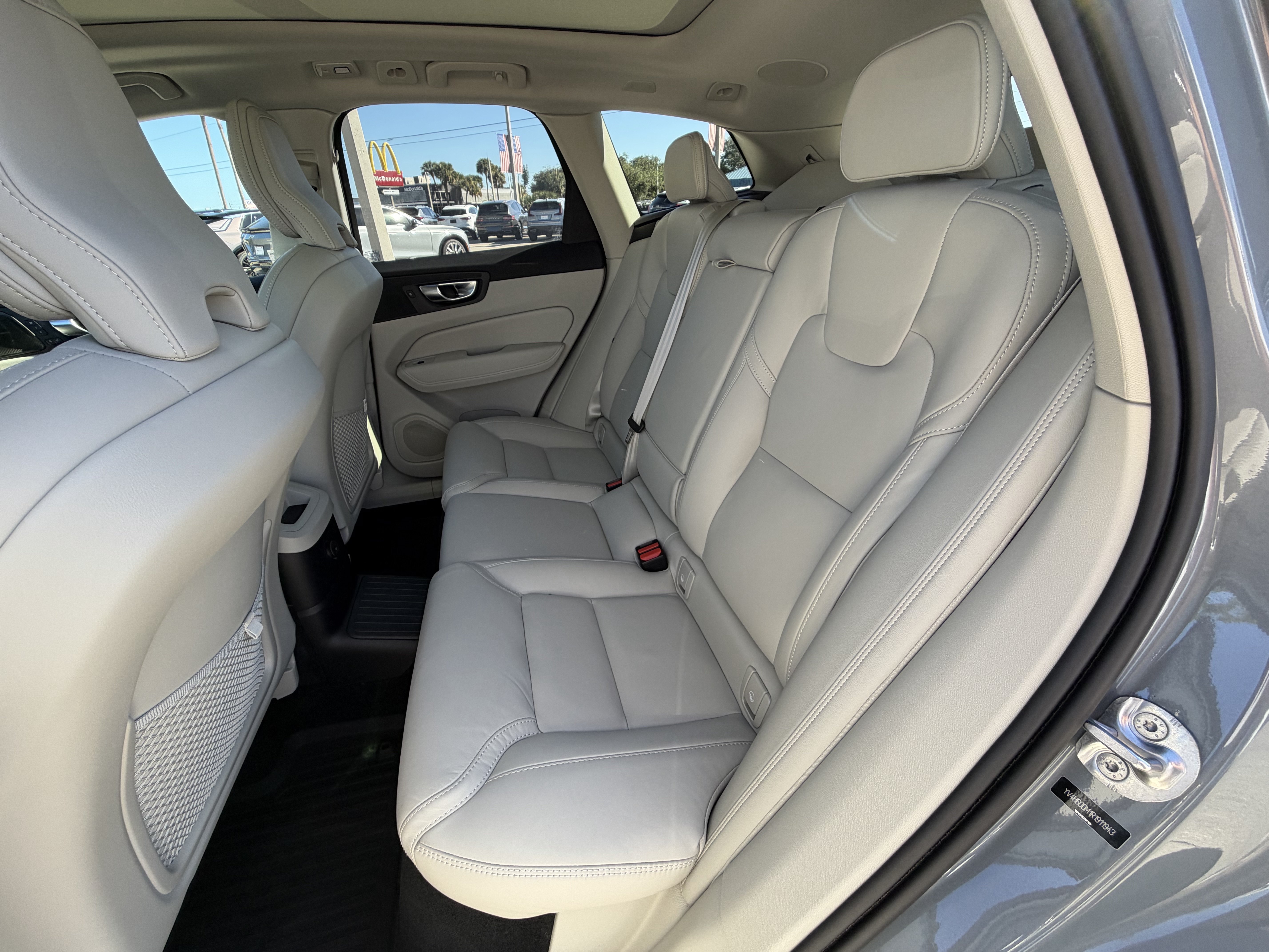 Used 2024 Volvo XC60 T8 Ultimate w/ Protection Package Premier AWD/4WD image 15