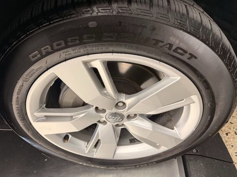 Used 2018 Audi Q5 2.0T Premium Plus w/ Premium Plus Package image 32