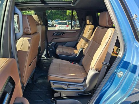 New 2026 Chevrolet Tahoe High Country w/ Sun And Tow Package AWD/4WD image 17