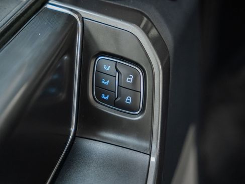 Certified 2022 Ford F150 Lariat w/ Equipment Group 502A High image 47