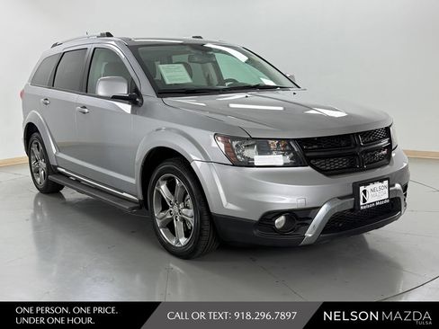 Used 2017 Dodge Journey Crossroad w/ Popular Equipment Group AWD/4WD image 4