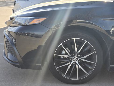 Used 2023 Toyota Camry SE image 8