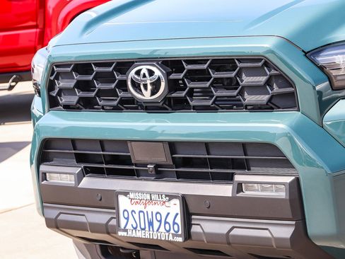 Used 2025 Toyota 4Runner TRD Off-Road image 10