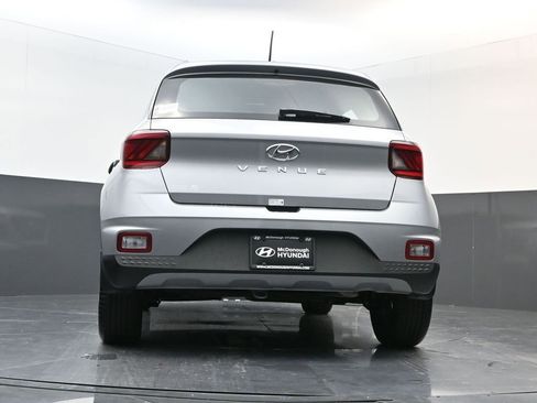 Certified 2025 Hyundai Venue SEL image 26