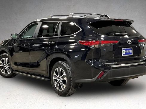 Used 2023 Toyota Highlander XLE AWD/4WD image 4