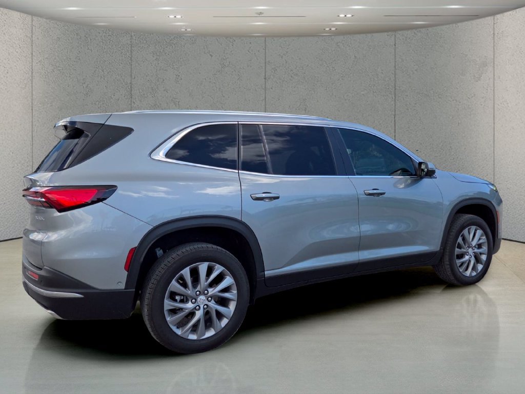 Used 2025 Buick Enclave Preferred w/ Super Cruise Package FWD image 4