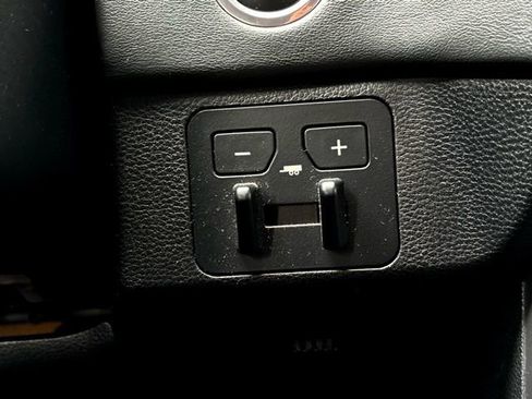 Used 2023 Toyota Tundra Platinum w/ Advanced Package image 21