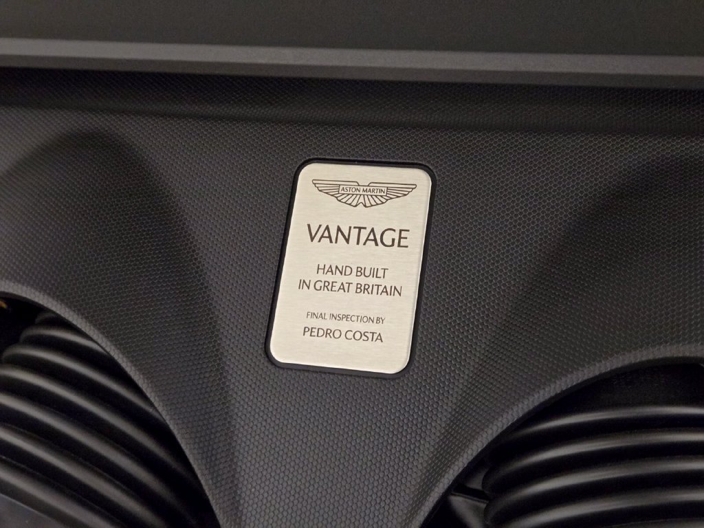 Used 2025 Aston Martin V8 Vantage Coupe RWD image 25