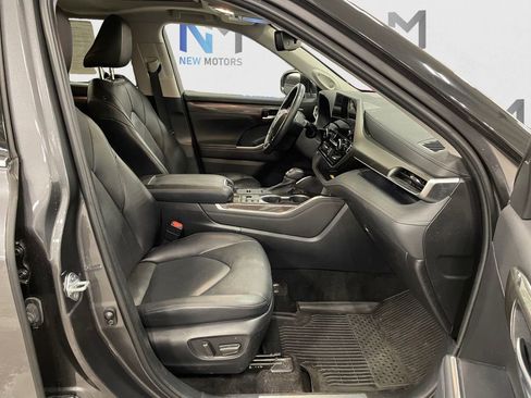 Used 2023 Toyota Highlander Limited image 15