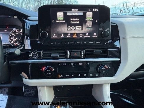 Used 2023 Nissan Pathfinder SL w/ Lighting Package (N92) image 14