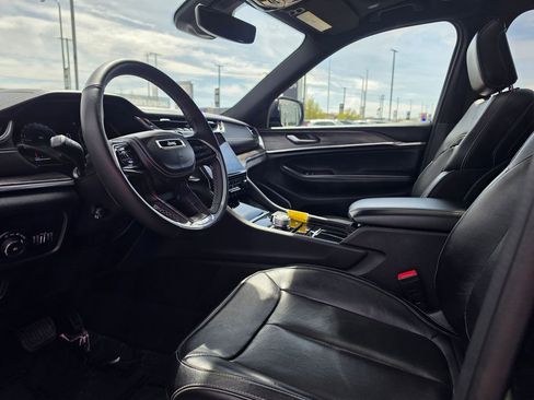 Used 2024 Jeep Grand Cherokee Overland w/ Trailer Tow Package image 9