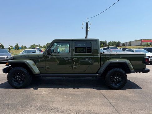 Used 2023 Jeep Gladiator Sport image 6