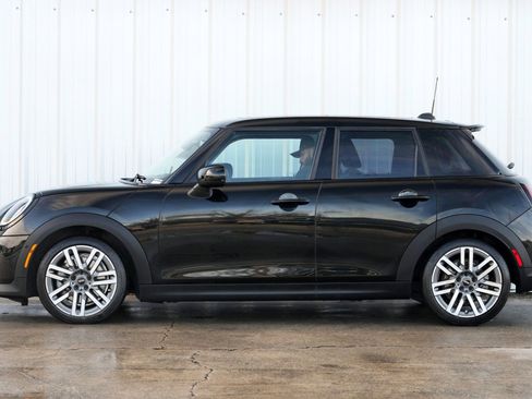 Used 2025 MINI Cooper S image 9