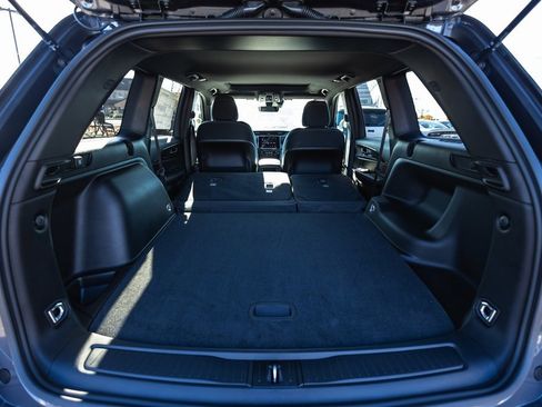 New 2025 Jeep Grand Cherokee Laredo X w/ Trailer Tow Package image 35