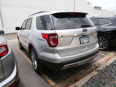 Used 2016 Ford Explorer XLT w/ Equipment Group 202A AWD/4WD image 6