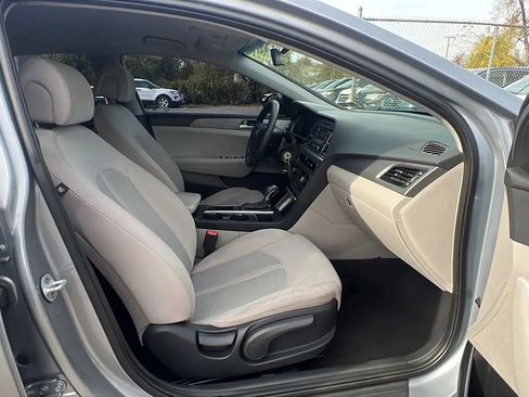 Used 2016 Hyundai Sonata SE image 29