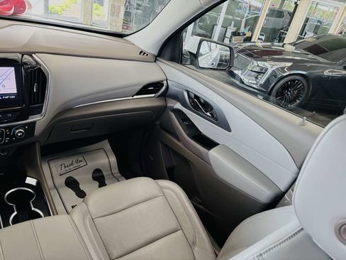 Used 2020 Chevrolet Traverse Premier FWD image 56
