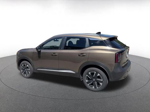 Used 2026 Nissan Kicks SV w/ Cold Weather Package AWD/4WD image 7