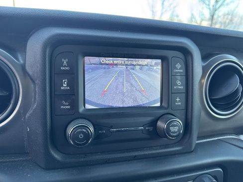 Used 2019 Jeep Wrangler Unlimited Sport S AWD/4WD image 17