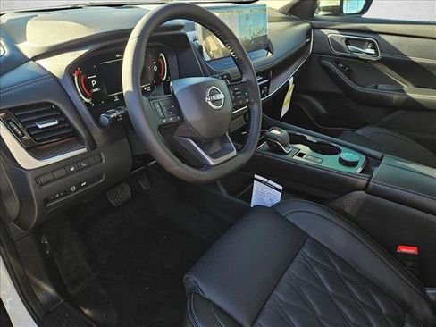 New 2026 Nissan Rogue Platinum image 3