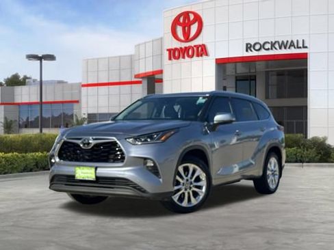 Used 2023 Toyota Highlander Limited FWD image 1