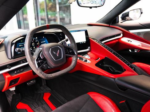 Used 2022 Chevrolet Corvette Stingray Premium Conv w/ Z51 Performance Package RWD image 17