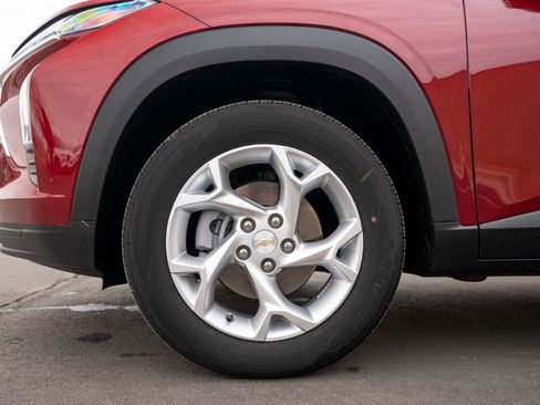 Certified 2024 Chevrolet Trax LS w/ LS Convenience Package image 11