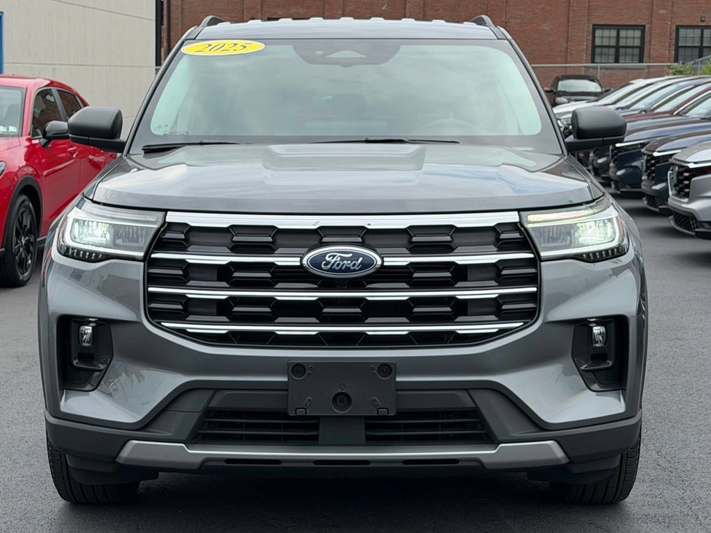 Used 2025 Ford Explorer Active w/ Active Comfort Package AWD/4WD image 24