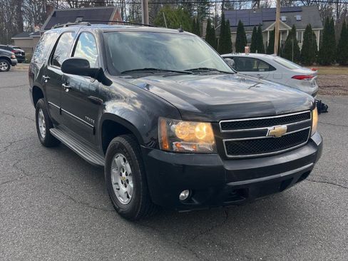 Used 2010 Chevrolet Tahoe LT w/ Luxury Package AWD/4WD image 3