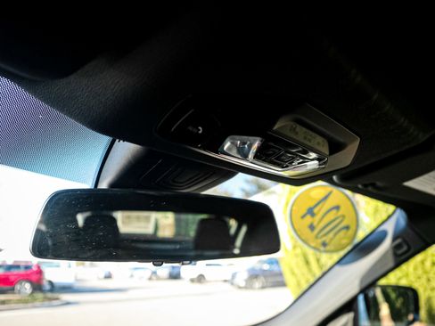 Used 2024 BMW 430i Convertible w/ Convenience Package image 27