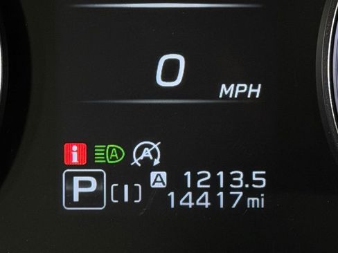 Used 2024 Subaru Crosstrek 2.0i Premium image 15