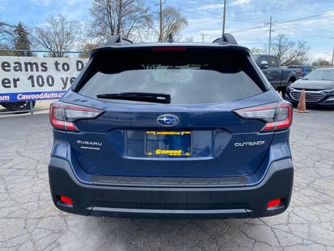 Used 2024 Subaru Outback Premium AWD/4WD image 3